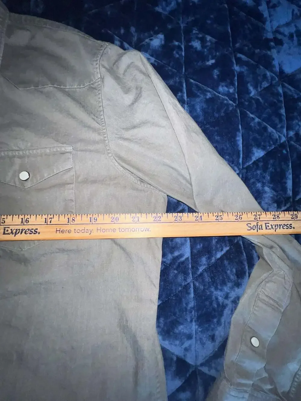 Banana Republic Mens Olive Green Long Sleeve Button-Down Western Style Shirt